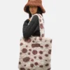Bolso tote marrón peludo