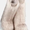 Botas altas blancas de piel sintética Yeti de Jacquemus + Moon Boot Botas altas blancas de piel sintética Yeti de Jacquemus + Moon Boot