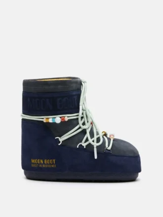 Botas Icon Low de ante con cuentas en color medianoche y gris de Moon Boot x Guest in Residence
