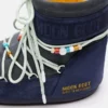 Botas Icon Low de ante con cuentas en color medianoche y gris de Moon Boot x Guest in Residence