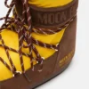 Botas Moon Boot X Guest in Residence Icon Low de nailon en color girasol y cacao