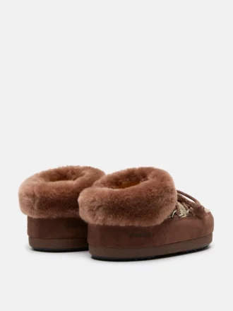Moon Boot X Guest in Residence: Mules Evx Chalet de piel sintética color cacao