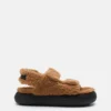 Sandalias marrones de piel de oveja