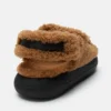 Sandalias marrones de piel de oveja