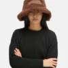 Sombrero de pescador peludo marrón