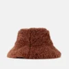Sombrero de pescador peludo marrón